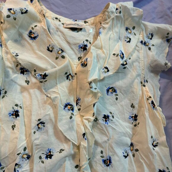 TWO Mixed Brands Sleeveless Blouse Tops SIZE SMALL (1 Cream floral & 1 Red/wht) - Picture 4 of 14